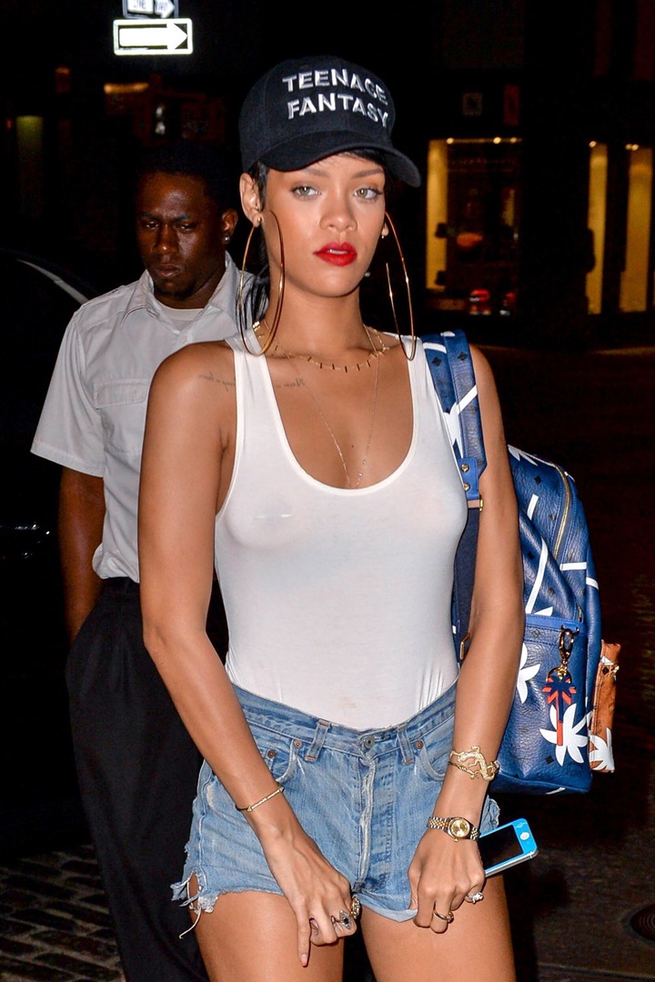 30 rihanna see through top without bra nipple piercing