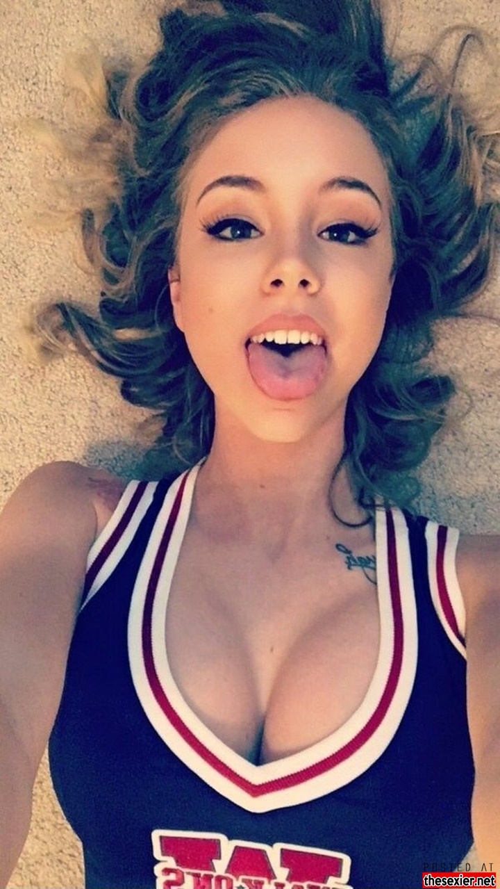 hot mouth selfie