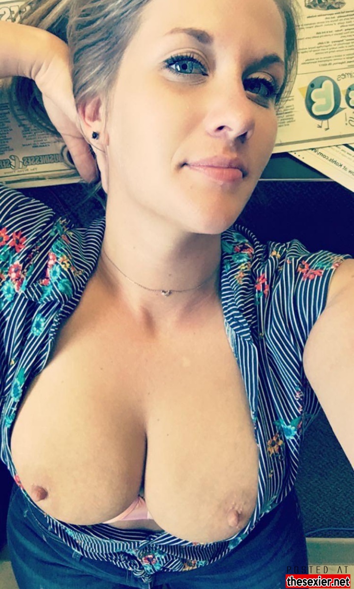 self shot cleavage tits