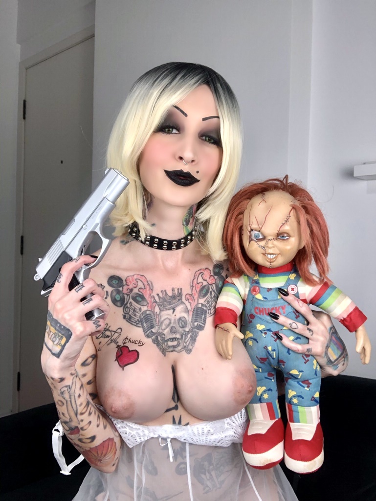 Naked Chucky