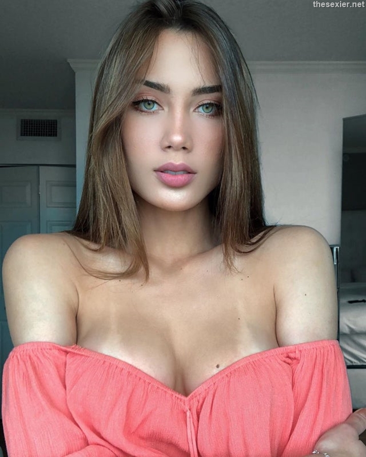 24 gorgeous green eyed brunette sexy boobs tan lines btl57