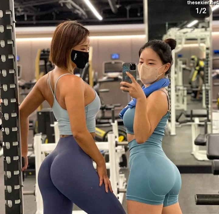 27 hot fitness asian chick butt mirror selfie abb39